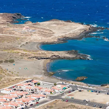 Home2book Cozy & Modern Apt, Pool & Terrace