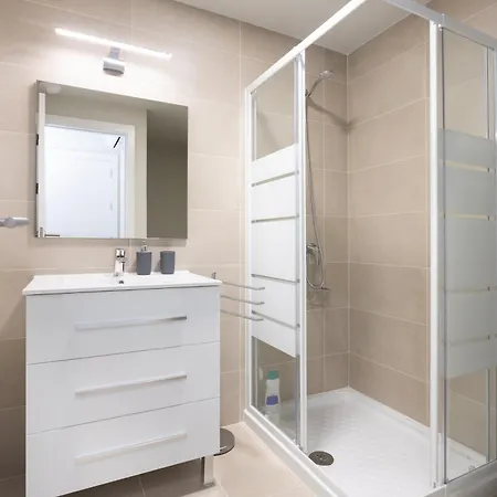 Home2book Cozy & Modern Apt, Pool & Terrace Apartment *