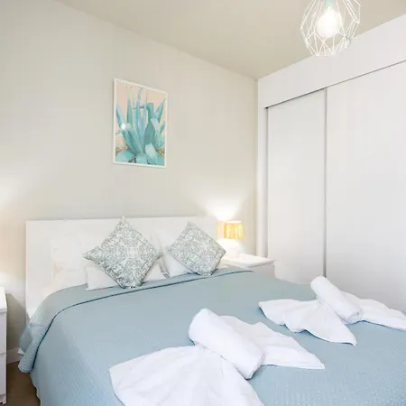 Home2book Cozy & Modern Apt, Pool & Terrace 公寓