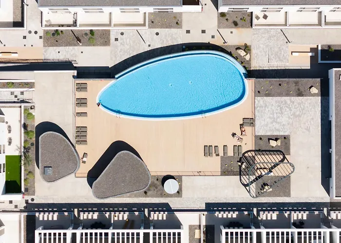 Home2book Cozy & Modern Apt, Pool & Terrace